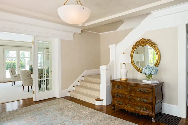 12_Entrance_Hall_v3