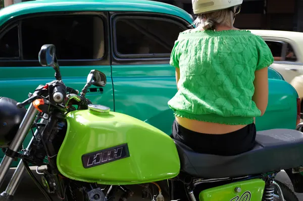 Green, Cuba