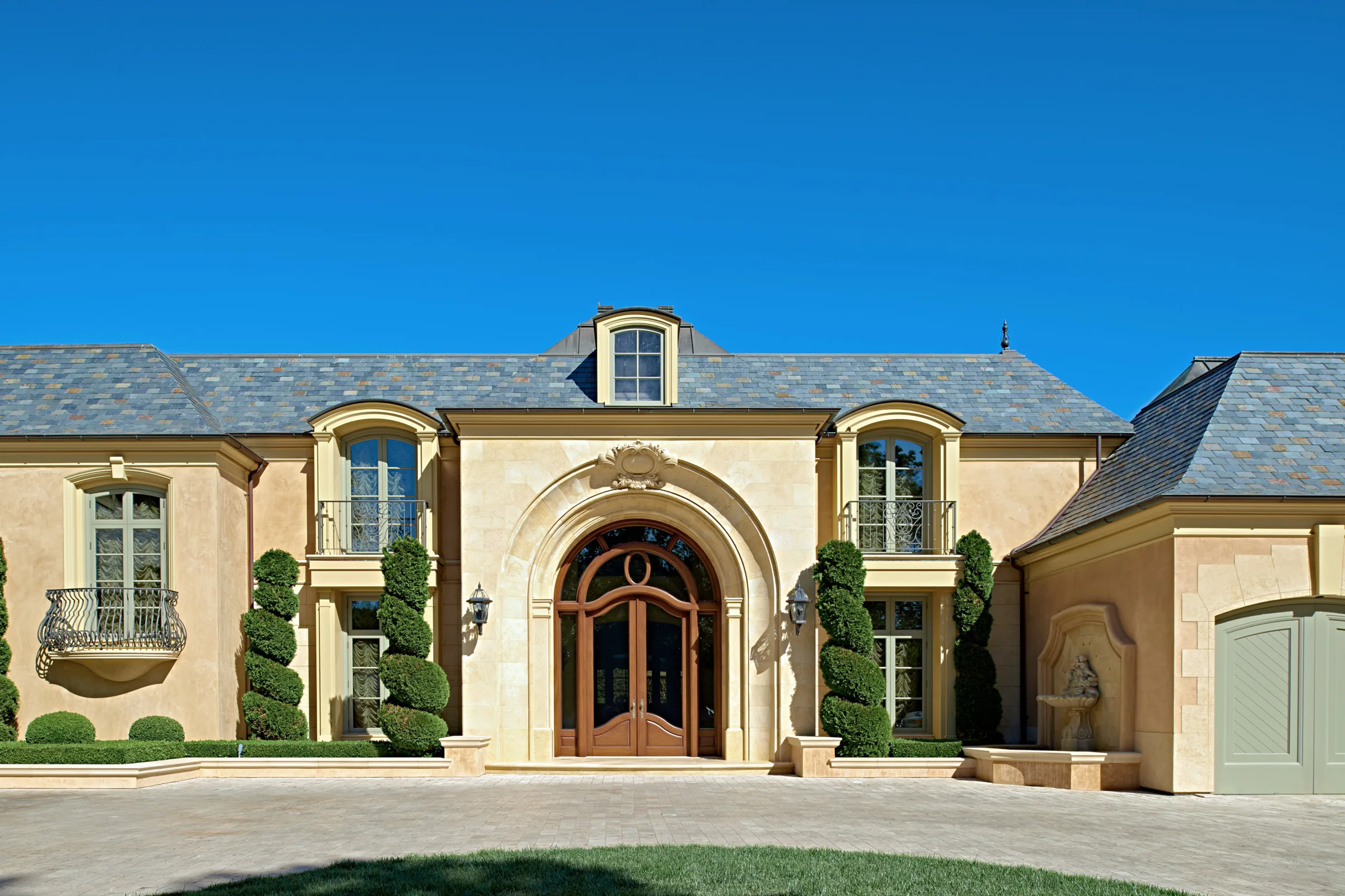House_FrontSC