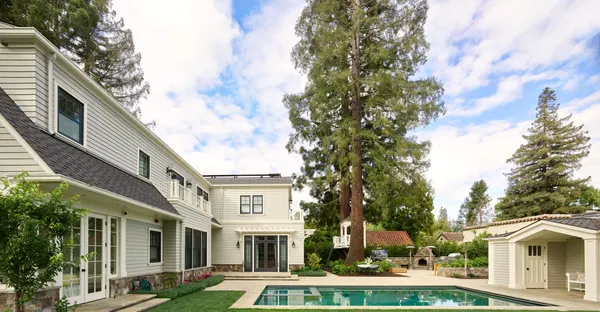 Rear_House_Pool_Panorama