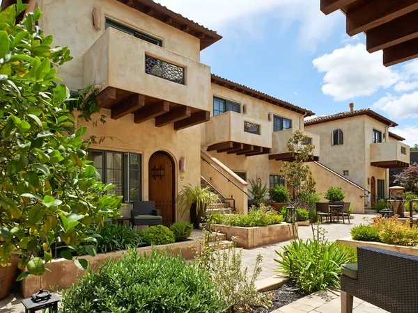 07_NorthBlock_Courtyard_Villas.jpg